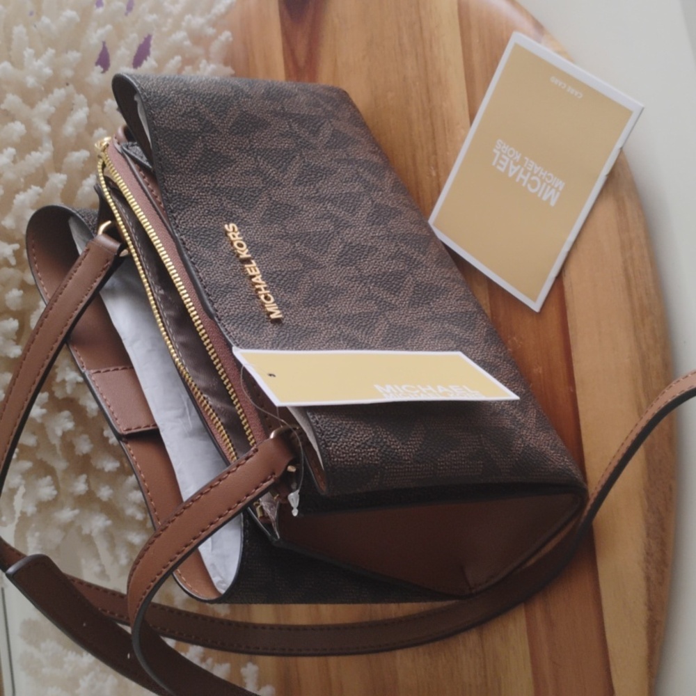 Michael Kors 💥 NWT 💥Ruthie Small Brown Exclusive Logo Crossbody Bag - Picture 14 of 17